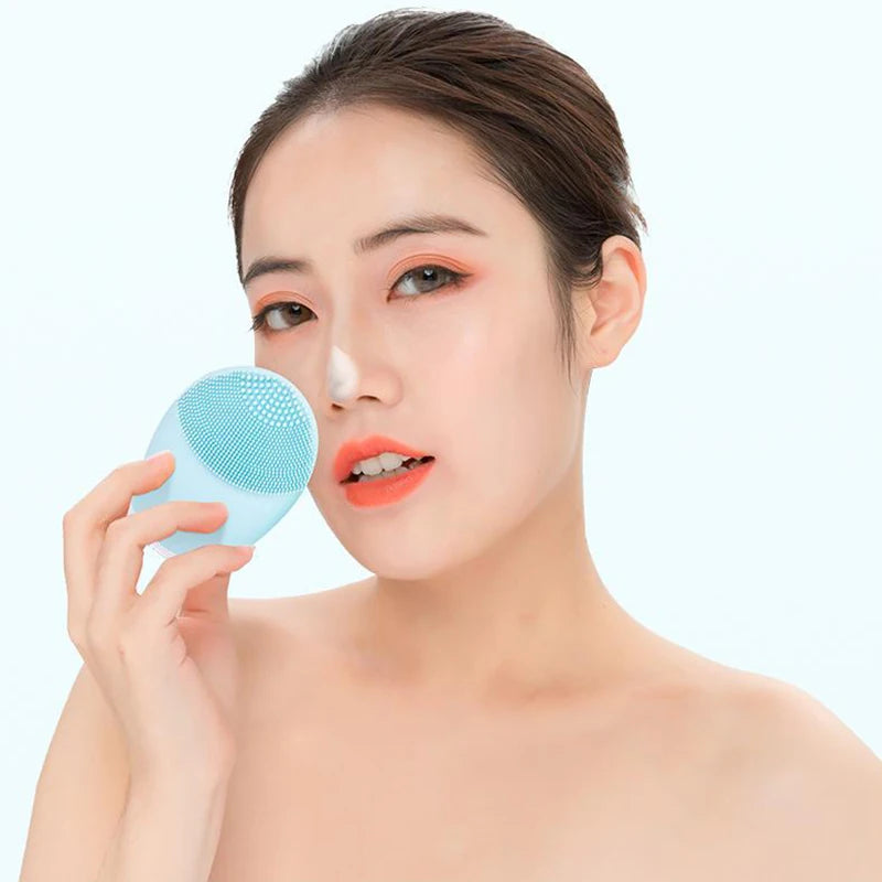 Petite brosse nettoyante silicone soin visage en douceur